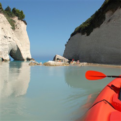 Ontdek Zakynthos per kajak: de mooiste plekken om te verkennen