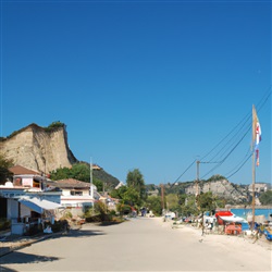 Ontsnap aan de drukte van Zakynthos en ontdek Agios Sostis: het rustige dorp met traditionele tavernes en prachtige stranden