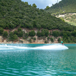 Waterskiën op Zakynthos: Ontdek de beste plekken voor een adrenalinekick!